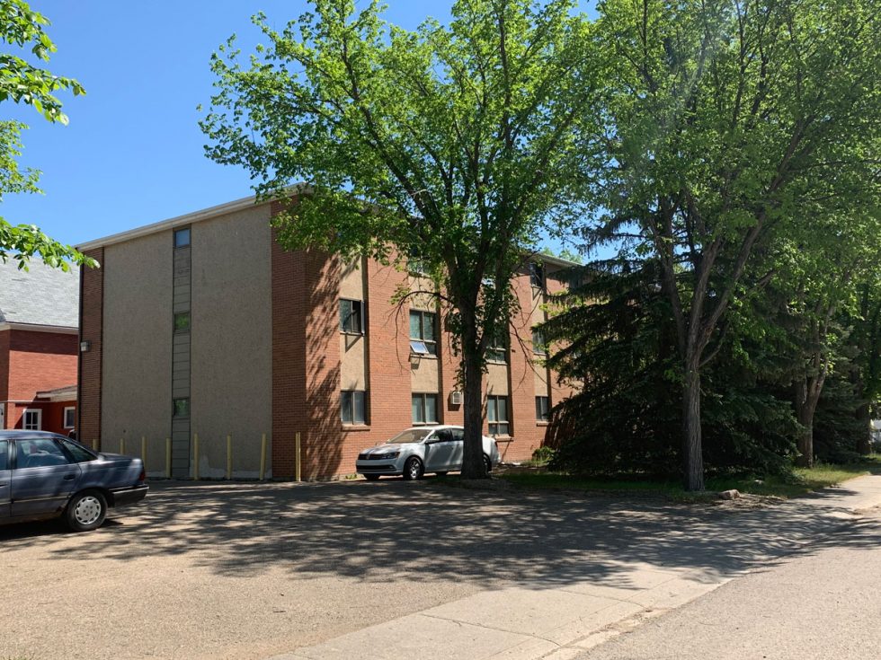 Apartment/Housing Division 385 Motel Weyburn SK